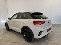 Usata VW T-Roc R-line 110 CV (80 kW) 2023 Grigio SUV