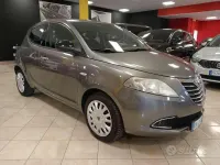 Usata Lancia Ypsilon 69 CV (50 kW) 2011 Grigio scuro Utilitaria