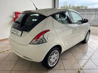 Usata Lancia Ypsilon Gold 69 CV (50 kW) 2017 Bianco Utilitaria