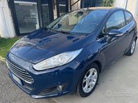Usata Ford Fiesta Titanium 75 CV (55 kW) 2015 Blu Berlina