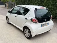 Usata Toyota Aygo Connect Style 68 CV (50 kW) 2011 Bianco Utilitaria