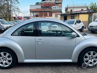 Usata VW New Beetle 105 CV (77 kW) 2005 Grigio Utilitaria
