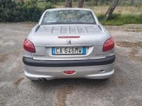 Usata Peugeot 206 CC 109 CV (80 kW) 2002 Grigio Cabrio