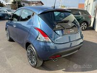 Usata Lancia Ypsilon Gold 69 CV (50 kW) 2022 Blu/azzurro Utilitaria