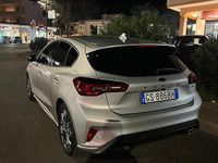Begagnad Ford Focus ST-Line 125 HK (91 kW) 2023 Grå Sedan