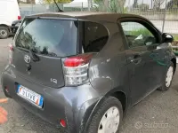 Usata Toyota iQ Trend 68 CV (50 kW) 2013 Grigio Utilitaria