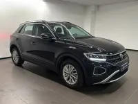 Usata VW T-Roc Life 116 CV (85 kW) 2023 Nero SUV
