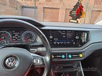 Usado VW Polo 90 CV (66 kW) 2019 Gris Berlina