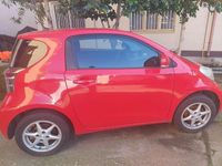 Usata Toyota iQ Active 98 CV (72 kW) 2011 Rosso Utilitaria
