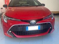 Usata Toyota Corolla 152 CV (111 kW) 2019 Rosso Berlina