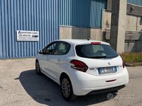 Begagnad Peugeot 208 Active 82 HK (60 kW) 2016 Vit Halvkombi
