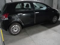 Usata Toyota Yaris Sol 90 CV (66 kW) 2010 Nero Utilitaria