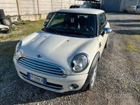 Usata Mini Cooper D 109 CV (80 kW) 2008 Beige Utilitaria