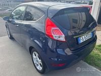 Usata Ford Fiesta Titanium 75 CV (55 kW) 2015 Blu Berlina