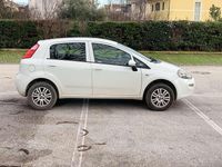 Usata Fiat Punto Lounge 77 CV (56 kW) 2016 Utilitaria