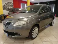 Usata Lancia Ypsilon 69 CV (50 kW) 2011 Grigio scuro Utilitaria