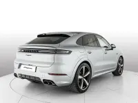 Nuova Porsche Cayenne 2026 Argento dolomite metallizzato SUV