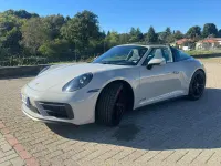 Usata Porsche 992 480 CV (353 kW) 2022 Beige Cabrio