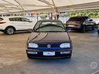 Usata VW Golf Cabriolet 101 CV (74 kW) 1995 Blu Cabrio
