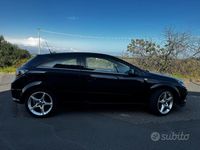 Usata Opel Astra 150 CV (110 kW) 2007 Utilitaria
