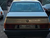 Usata Alfa Romeo 75 120 CV (88 kW) 1988 Grigio Berlina