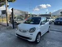 Usata Smart ForFour Passion 71 CV (52 kW) 2015 Bianco Utilitaria