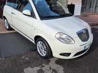 Usata Lancia Ypsilon 75 CV (55 kW) 2011 Bianco Utilitaria