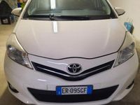 Usata Toyota Yaris 100 CV (73 kW) 2013 Utilitaria