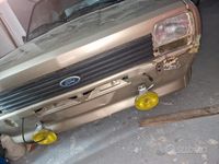 Usata Ford Fiesta 45 CV (33 kW) 1985 Grigio Utilitaria