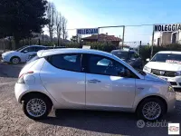 Usata Lancia Ypsilon Silver 69 CV (50 kW) 2017 Argento Utilitaria