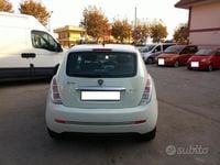 Usata Lancia Ypsilon 75 CV (55 kW) 2012 Bianco Utilitaria