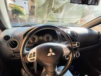 Usata Mitsubishi Colt Invite 75 CV (55 kW) 2009 Rosso Utilitaria