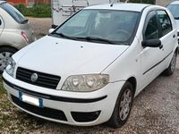 Usata Fiat Punto Dynamic 69 CV (50 kW) 2004 Bianco Utilitaria