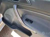 Usata Ford Fiesta Titanium 68 CV (50 kW) 2009 Grigio Berlina
