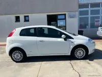 Usata Fiat Grande Punto Dynamic 65 CV (47 kW) 2008 Bianco Utilitaria