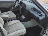 Usata Lancia Thema 120 CV (88 kW) 1987 Grigio Berlina