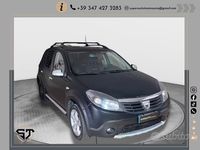 Usata Dacia Sandero Stepway 85 CV (62 kW) 2012 Nero Berlina