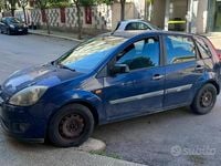 Usata Ford Fiesta 75 CV (55 kW) 2006 Blu Utilitaria