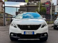 Usata Peugeot 2008 Allure 99 CV (72 kW) 2017 Bianco SUV