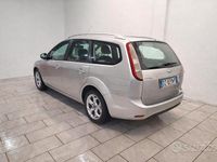 Usata Ford Focus 90 CV (66 kW) 2010 Grigio Station wagon
