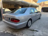 Usata Mercedes E270 Classic 150 CV (110 kW) 2002 Grigio Berlina