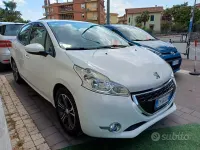 Usata Peugeot 208 Active 68 CV (50 kW) 2016 Bianco Utilitaria
