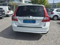 Usata Volvo V70 Momentum 136 CV (100 kW) 2008 Bianco Station wagon