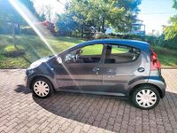 Usata Peugeot 107 68 CV (50 kW) 2014 Grigio Utilitaria