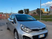Usado Kia Rio 85 HP (62 kW) 2011 Sedan