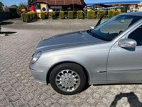 Usata Mercedes E240 Avantgarde 177 CV (130 kW) 2002 Argento Berlina
