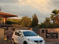 Usata Dacia Sandero Lauréate 75 CV (55 kW) 2008 Bianco Utilitaria