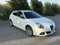 Usata Alfa Romeo Giulietta Quadrifoglio Verde 150 CV (110 kW) 2014 Bianco Utilitaria
