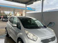 Usata Kia Venga 90 CV (66 kW) 2010 Grigio Utilitaria