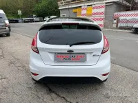 Usata Ford Fiesta 80 CV (58 kW) 2017 Bianco Utilitaria